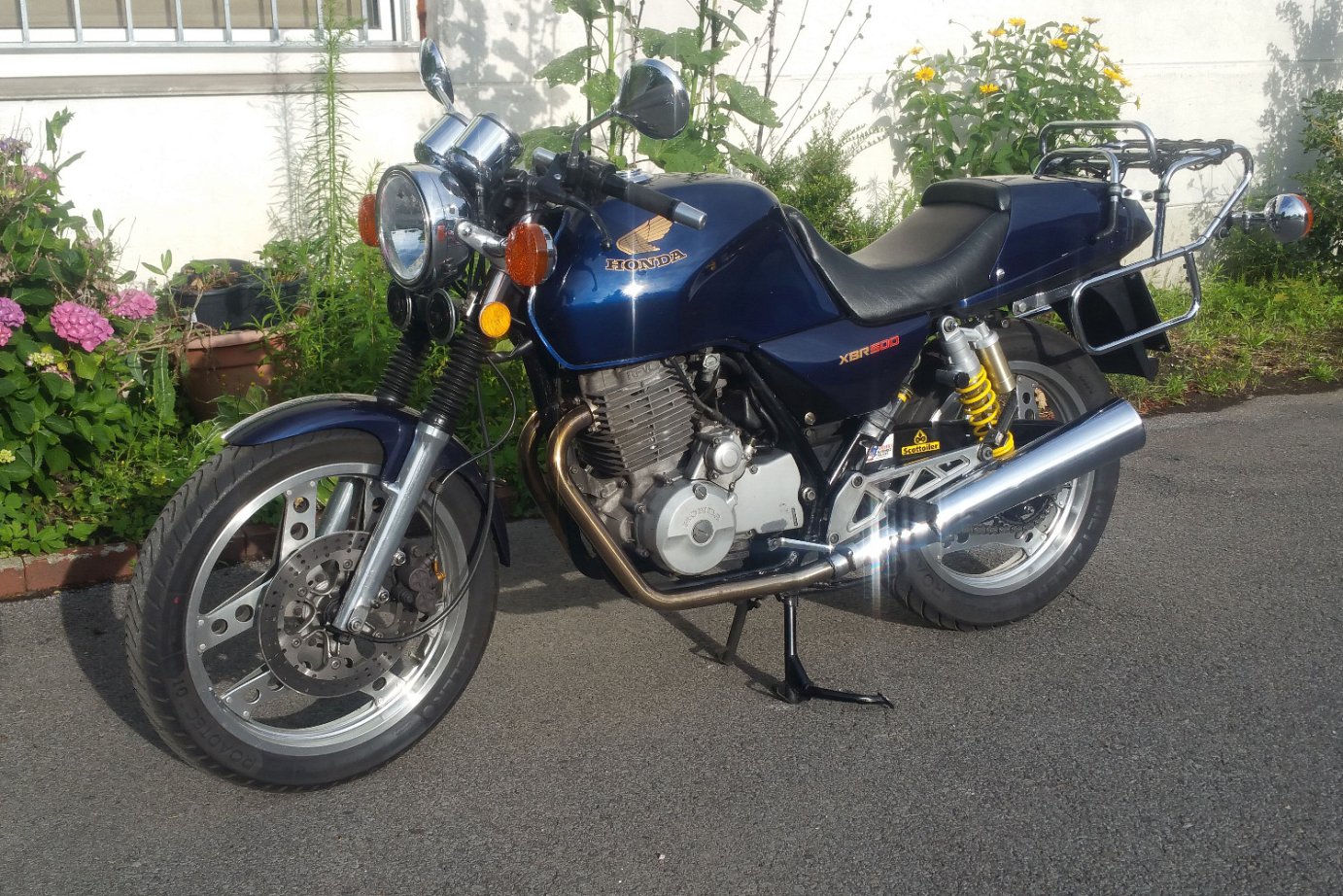 XBR500blau-quer3750x2500.jpg